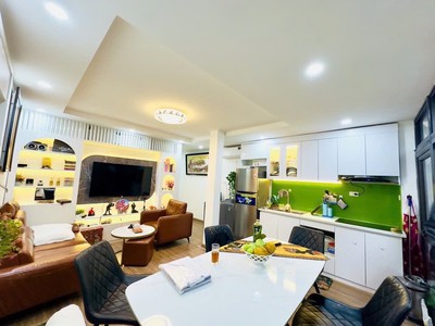 68m2, tập thể minh khai, hai bà trưng, tầng 2, 2 ngủ, lô góc thoáng sáng, ô tô ngay chân cầu thang. 0