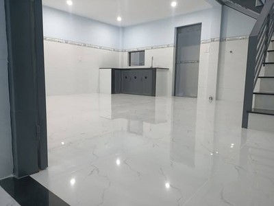 Nhà mới tinh 75m2, sẵn máy lạnh, phòng ngủ rộng gần mặt tiền, uỷ ban, trường học 0