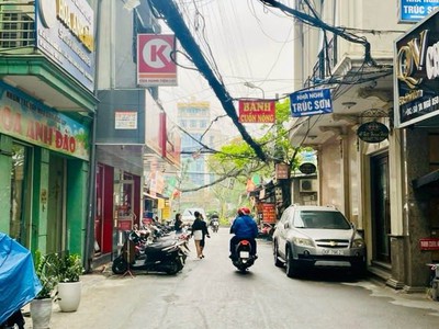 Phân lô - ô tô tránh - ngõ rộng thông tứ phía - đắc địa nằm tại đường láng - 18 tỷ 0