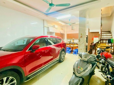 Phân lô - ô tô tránh - ngõ rộng thông tứ phía - đắc địa nằm tại đường láng - 18 tỷ 1