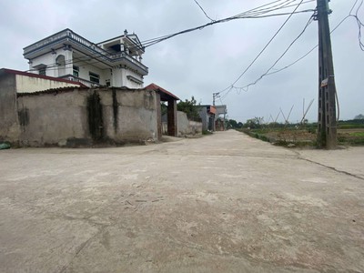 Cc bán 90m bìa làng,đất vuông đẹp,đường 10m,gần khu đô thị,giá đầu tư 1