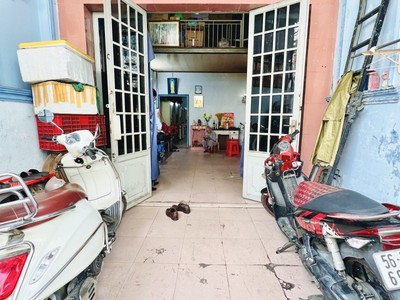 Bán nhà 70m2, hẻm xe tải 5m đường thoại ngọc hầu, quận tân phú 1