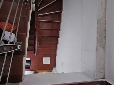 Trước nhà ngõ rộng 2m, thông tứ tung, đi đâu cũng tiện 2