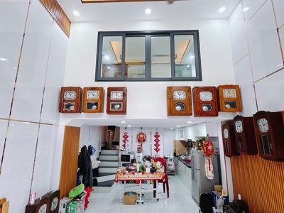 Nhà bán nằm trên cung đ.đoàn văn bơ--vị trí đẹp --thích hợp kính doanh mua bán đa ngành nghề. 3