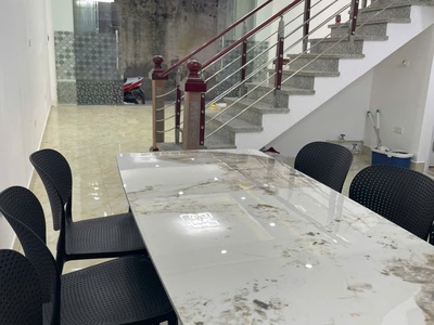 Cho thuê nhà phố Văn Cao, DT: 63m2, 3 phòng ngủ full đồ. 0