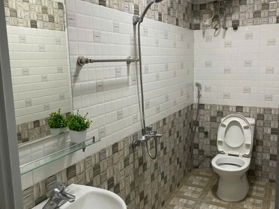 Cho thuê nhà phố Văn Cao, DT: 63m2, 3 phòng ngủ full đồ. 2