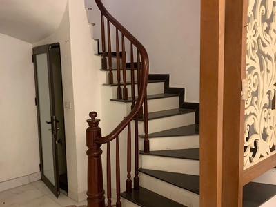 Tôi cần bán nhà ngõ 79, phố 8/3,lô góc, kd 32m2, 5 tầng, mt4.1m giá 6.2 tỷ 1