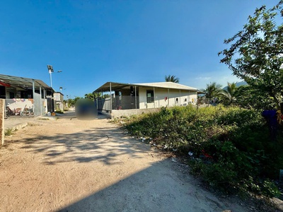 Bán lô đất suối cát - cam lâm dt 145.7m2 giá bán 760tr lh em trinh để đi xem đất và thương lượng giá 0