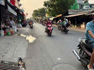 Bán Gấp Nhà Mặt Tiền Kinh Doanh Chợ Đoàn Thị Kia Dĩ An 1