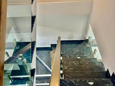 Bán nhà 3 tầng Lãm Hà ngõ to oto đỗ cửa ngay chợ Lãm Hà 2