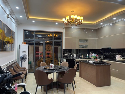 Cho thuê nguyên căn Vin Marina siêu đẹp giá tốt 1