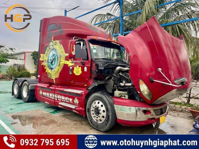 Bán chiếc xe đầu kéo International 2 giường đời 2013 cũ siêu đẹp 0