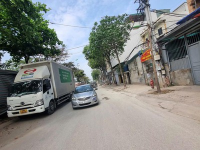 Bán nhà: ngọc hồi, 50m2, 3 tầng, dân xây chắc chắn, gần bến xe nước ngầm. hơn 5 tỷ 0