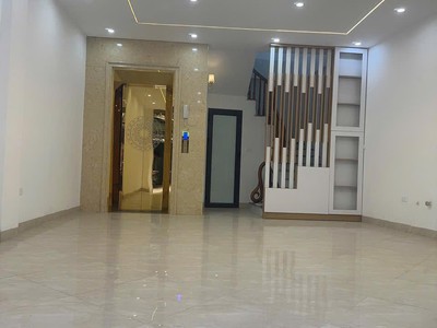 Bán nhà trại cá - hai bà trưng, 45m2, nhà đẹp, thang máy giá cực sốc 11,9 tỷ 1