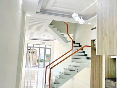 Nhà 1 trệt 1 lầu   btct kiên cố   gần trung tâm   chỉ 3 tỷ 199 0