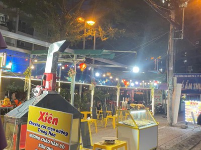 Nhượng lại mặt bằng kinh doanh xiên nướng   chỉ việc vào bán ngay tại q.9 1