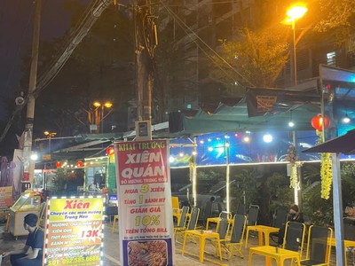 Nhượng lại mặt bằng kinh doanh xiên nướng   chỉ việc vào bán ngay tại q.9 0