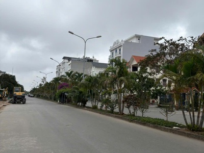 Chính chủ gửi bán lô đất biệt thự khu nhà giàu mặt đường 30m lô 17 lê hồng phong, hải an, hải phòng 0