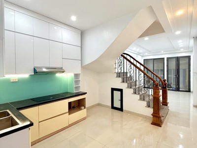 Nhà đẹp bán gấp - trần cung  - ngõ đẹp, ô tô đỗ cửa, mua là ở ngay 48m2 - 10.7 tỷ 0