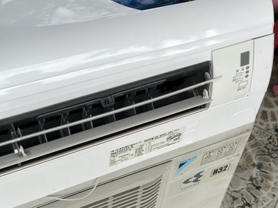 MÁY LẠNH CŨ NỘI ĐỊA DAIKIN 1.5HP  12,000btu   full chức năng gas R32 đời cao trắng đẹp 1