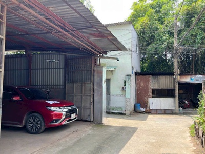 Nhà kho hơn 300m2 - giá : 6.5 tỷ   20triệu/m2  1/ đường xe hơi tân xuân 1, hóc môn 1