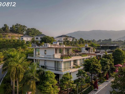Chính chủ cần tiền bán gấp biệt thự góc 310m2 view đẹp nhất dự án 1