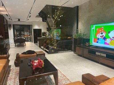 Bán nhà phân lô hoàng quốc việt, ôtô tránh, kinh doanh, 2 mặt thoáng, dt 65m2, giá 16 tỷ 750 0