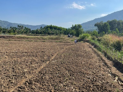 Cần tiền gấp nên gia đình tôi cần bán lô đất ngay khu dân cư chỉ 300 triệu 3