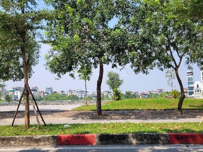 Lô đất siêu đẹp lô góc mặt hồ vạn hạnh việt hưng diện tích 245m mặt tiền rộng 18m 63 tỷ 9 2