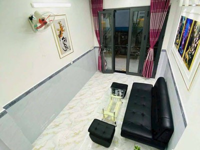 Bán nhà đẹp mới hoàn thiện- TT Nhà Bè - DT: 3,2m x 8,5m - Giá: 2Ty490 5