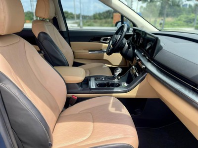 Bán xe Kia Carnival 2.2D Luxury 2023, máy dầu, màu xanh. 10