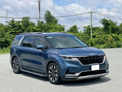 Bán xe Kia Carnival 2.2D Luxury 2023, máy dầu, màu xanh. 6