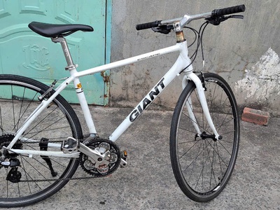 Dư xe Giant Espcape R3 6