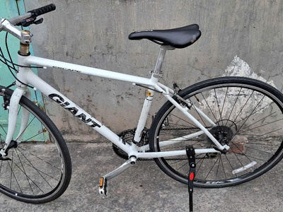 Dư xe Giant Espcape R3 1