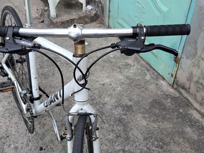 Dư xe Giant Espcape R3 8