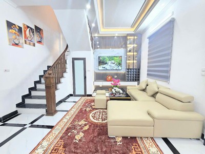 Hơn 6 tỷ ô tô đậu cạnh nhà - tt hoàng mai - nhà cực đẹp về ở luôn - ngõ thông 1