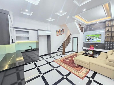 Hơn 6 tỷ ô tô đậu cạnh nhà - tt hoàng mai - nhà cực đẹp về ở luôn - ngõ thông 0