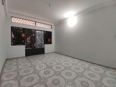 Bán nhà 3 tầng, 71m2, lê niệm, tân phú, giá 1.3 tỷ - vị trí vàng, sổ hồng chính chủ 1