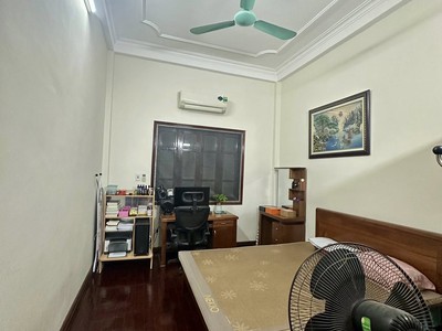 Bán nhà trường chinh   70m2   3.8m mt   20 tỷ - 3 mặt thoáng   oto vào nhà   ngõ thông 3