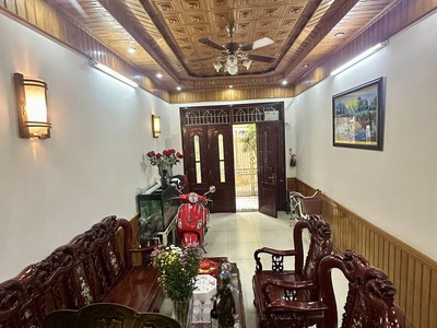 Bán nhà trường chinh   70m2   3.8m mt   20 tỷ - 3 mặt thoáng   oto vào nhà   ngõ thông 1