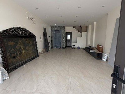 Siêu phẩm nhà tái định cư ngọc thụy   long biên - phân lô   gara 2 ô tô   thang máy   full nội thất 3