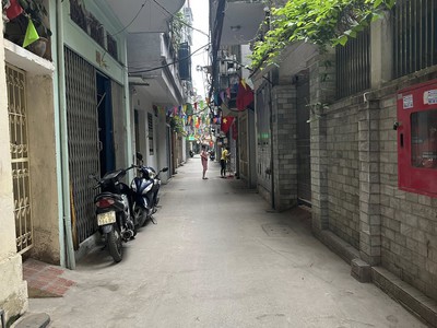 Bán nhà trường chinh   70m2   3.8m mt   20 tỷ - 3 mặt thoáng   oto vào nhà   ngõ thông 0