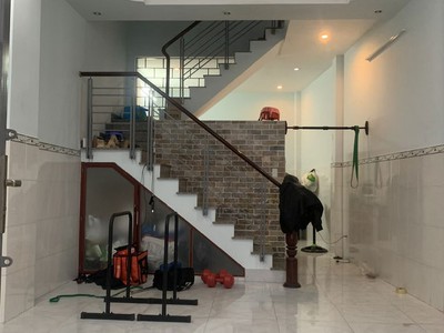 Bán nhà cách hẻm xe hơi 30m2, ra đường trương thị hoa, nhà dây dựng mới ở ngay, chủ bán gấp, hẻm 1