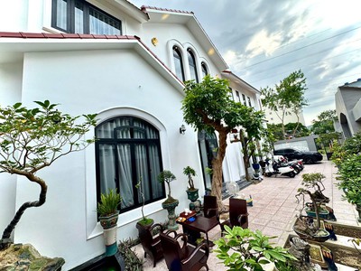 Bán đất biệt thự sân vườn 2 mặt tiền, hxh,  sẵn mặt bằng kinh doanh, linh trung thủ đức, giá chỉ 16 0