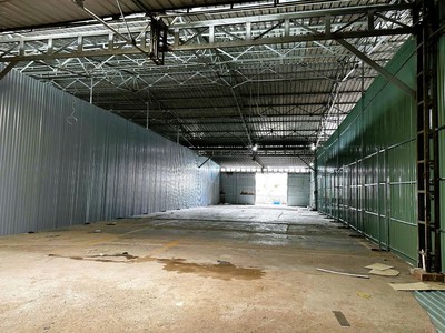 Cho thuê nhà kho diện tích 560m2 gần TTTP Đà Nẵng, sẵn điện nước giá chỉ 29 triệu 0