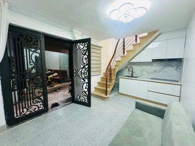 Bán nhà 3 tầng, 18m2, phố bạch mai -  hai bà trưng - giá hời 3 tỷ hơn 4