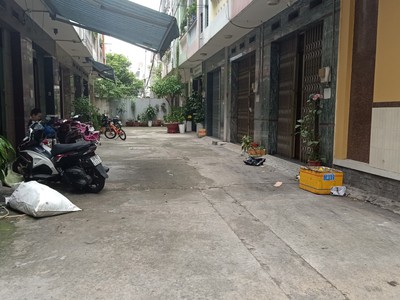 Bán nhà hxh đậu cửa tân kỳ tân quý 4.2x10,2m2 đúc 3.5 tấm giá chỉ 5tỷxx 0