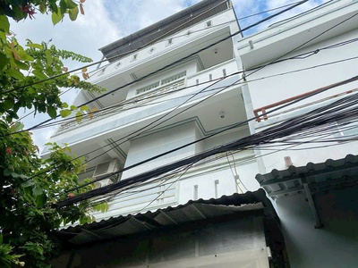 Bán nhà 3 tầng hẻm ô tô lê hồng phong phước hải nha trang  vị trí : đường 4m,thuận tiện di chuyển 0