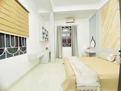 Hiếm  thái thịnh-lô góc-2 thoáng vĩnh viễn-dt28m x 5 tầng, quanh 5 tỷ-full nội thất 0