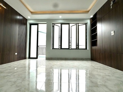 Bán nhà ở ô cách việt hưng ngõ oto vào sát mặt phố 64m xây 5 tầng mặt tiền: 5m 10 tỷ 9 3